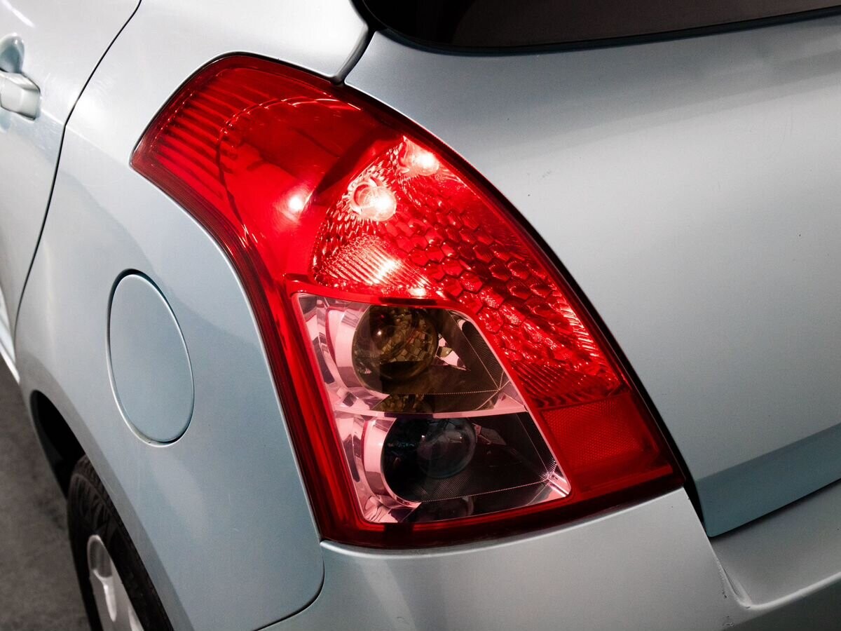 Suzuki Swift 2008 - фото автомобиля