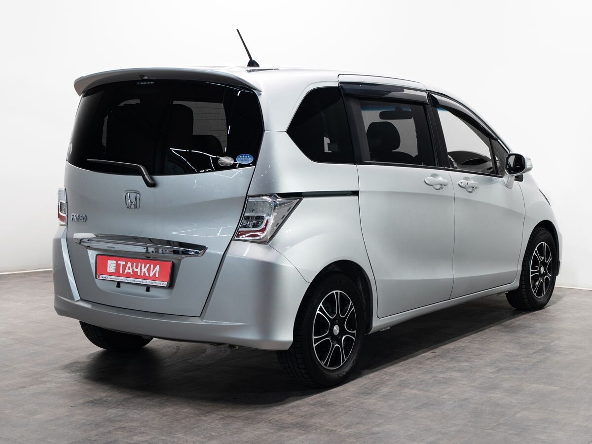 Honda Freed 2012 - фото автомобиля
