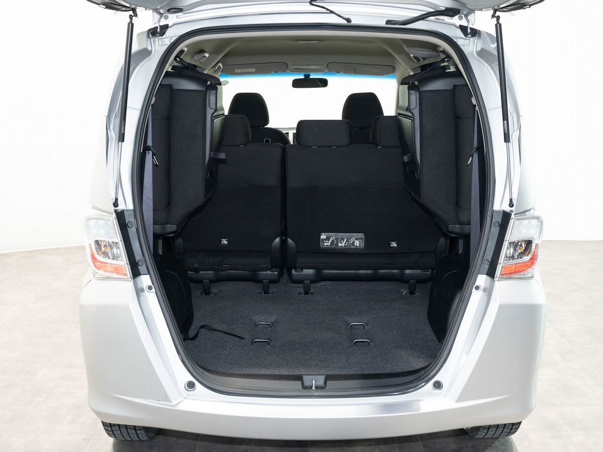 Honda Freed 2012 - фото автомобиля