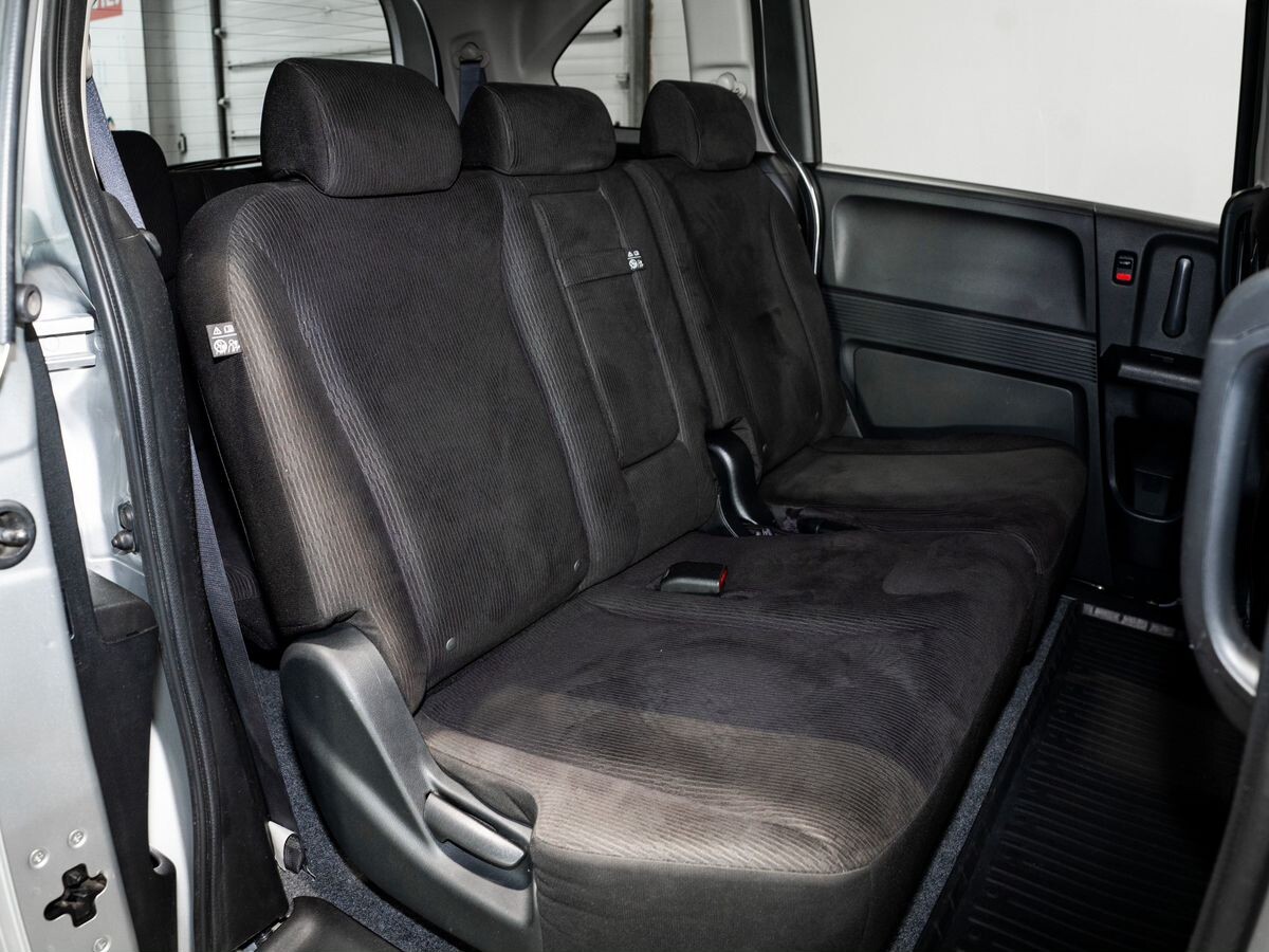 Honda Freed 2012 - фото автомобиля