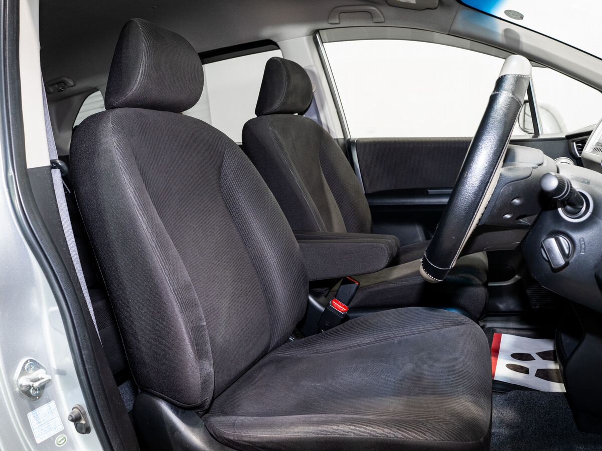 Honda Freed 2012 - фото автомобиля