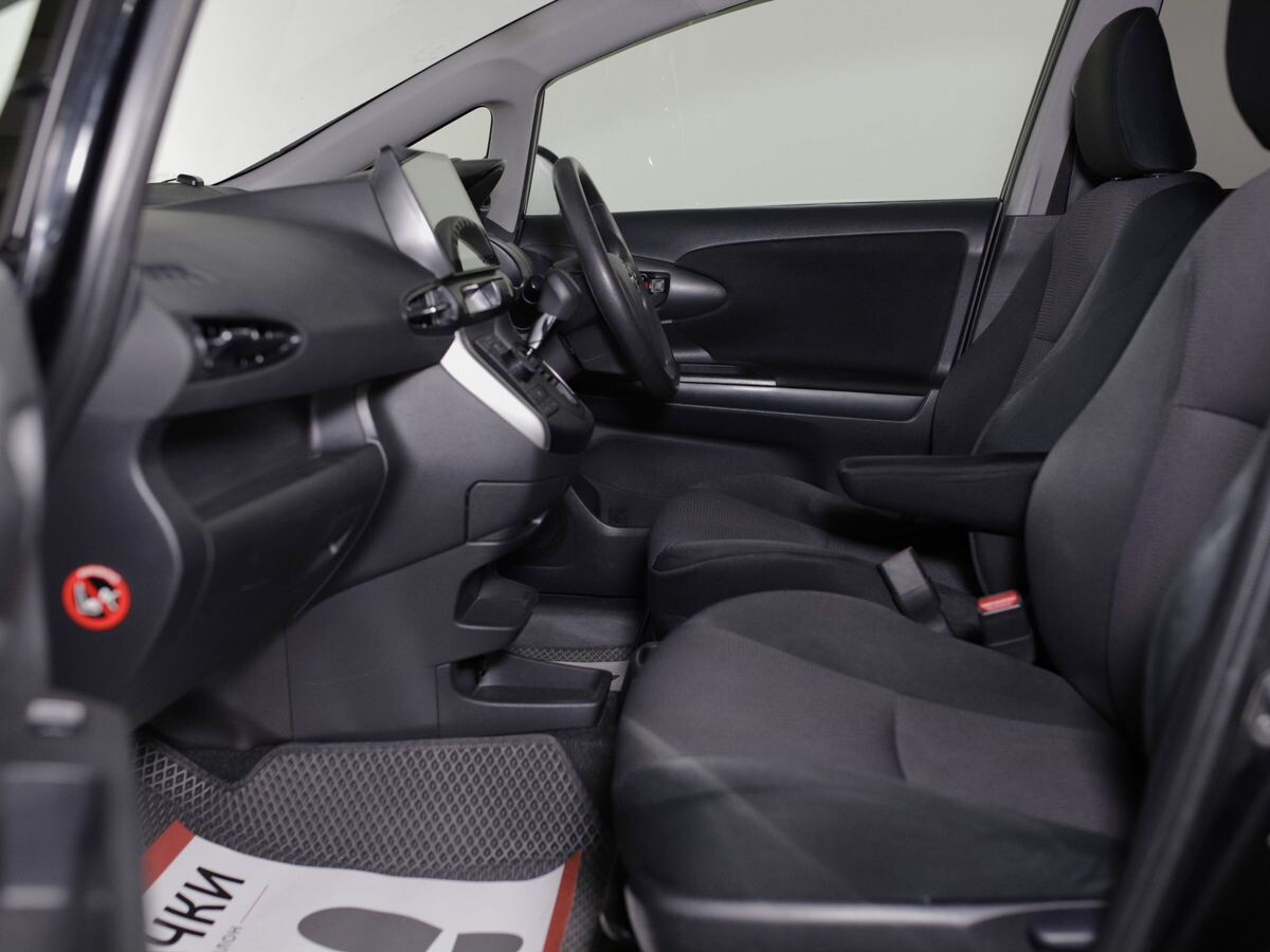 Toyota Wish 2016 - фото автомобиля