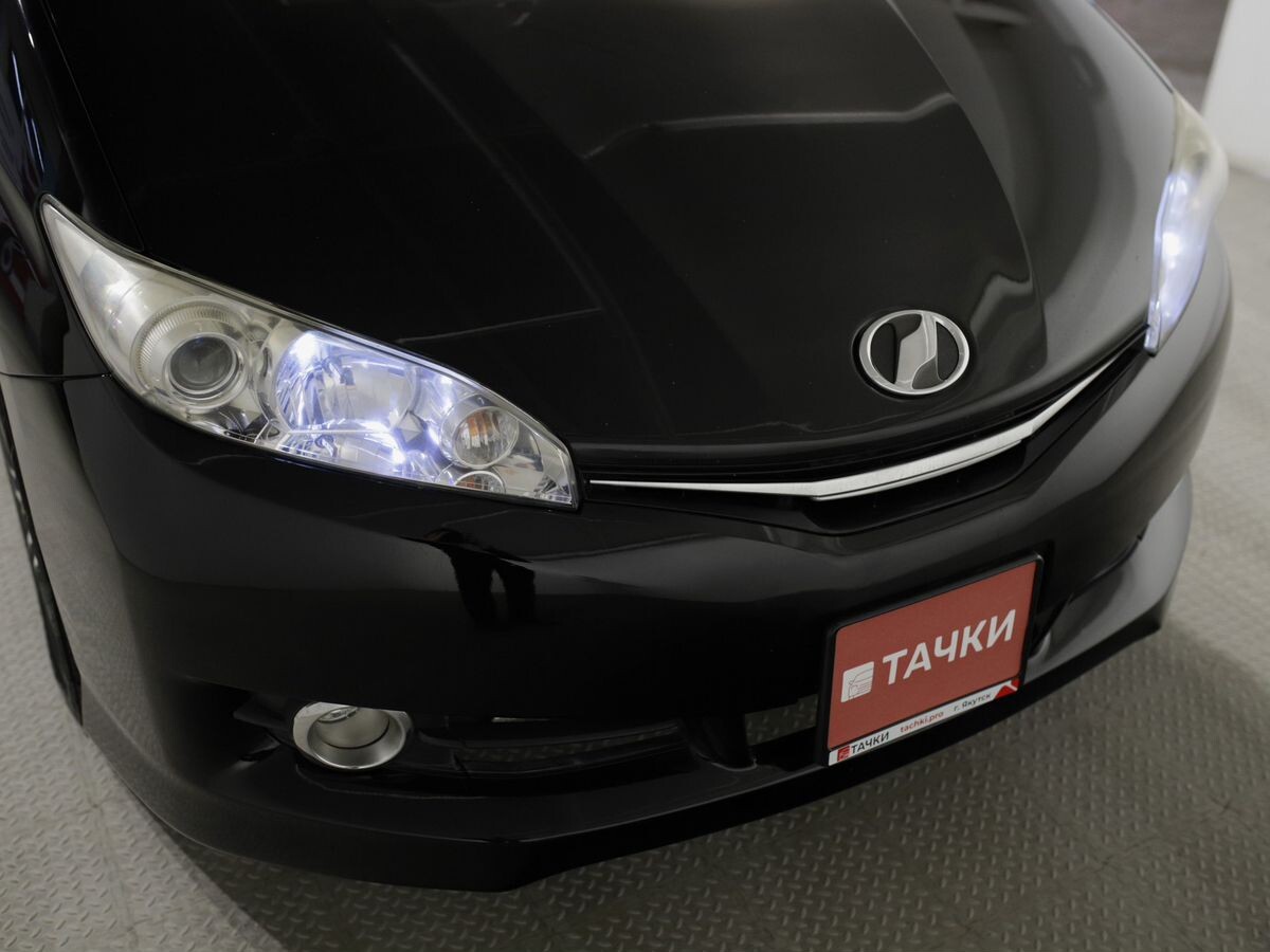 Toyota Wish 2016 - фото автомобиля