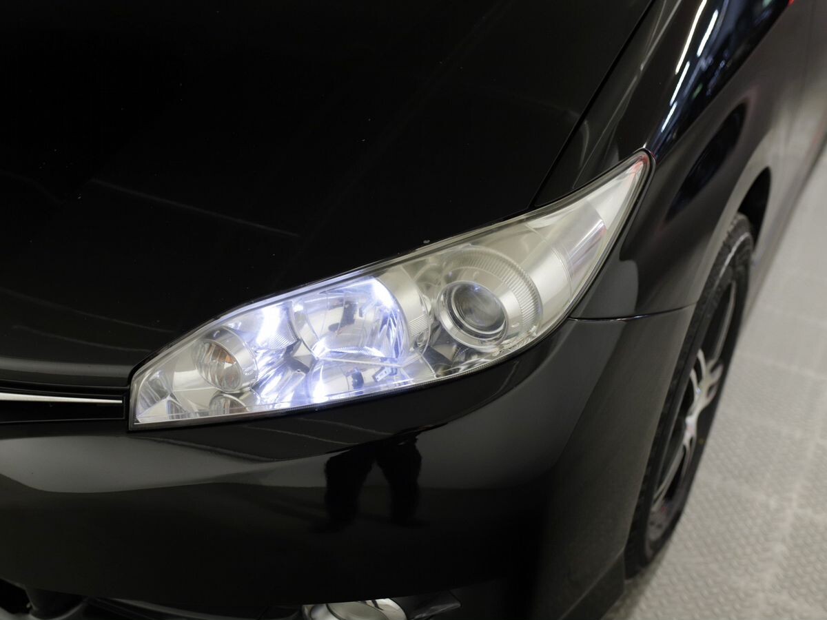 Toyota Wish 2016 - фото автомобиля