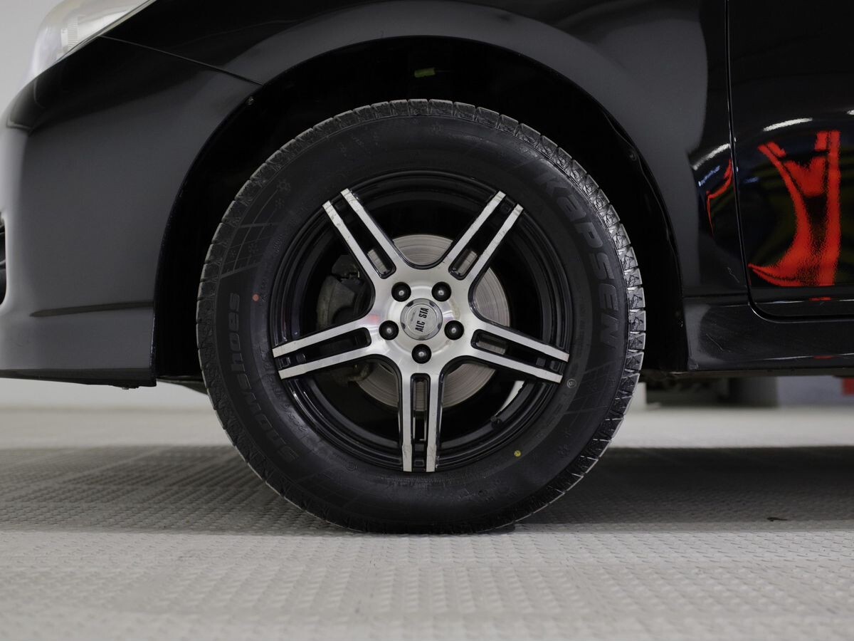 Toyota Wish 2016 - фото автомобиля