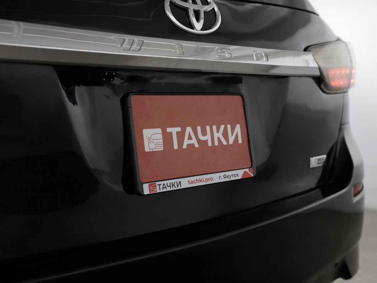 Toyota Wish 2016 - фото автомобиля