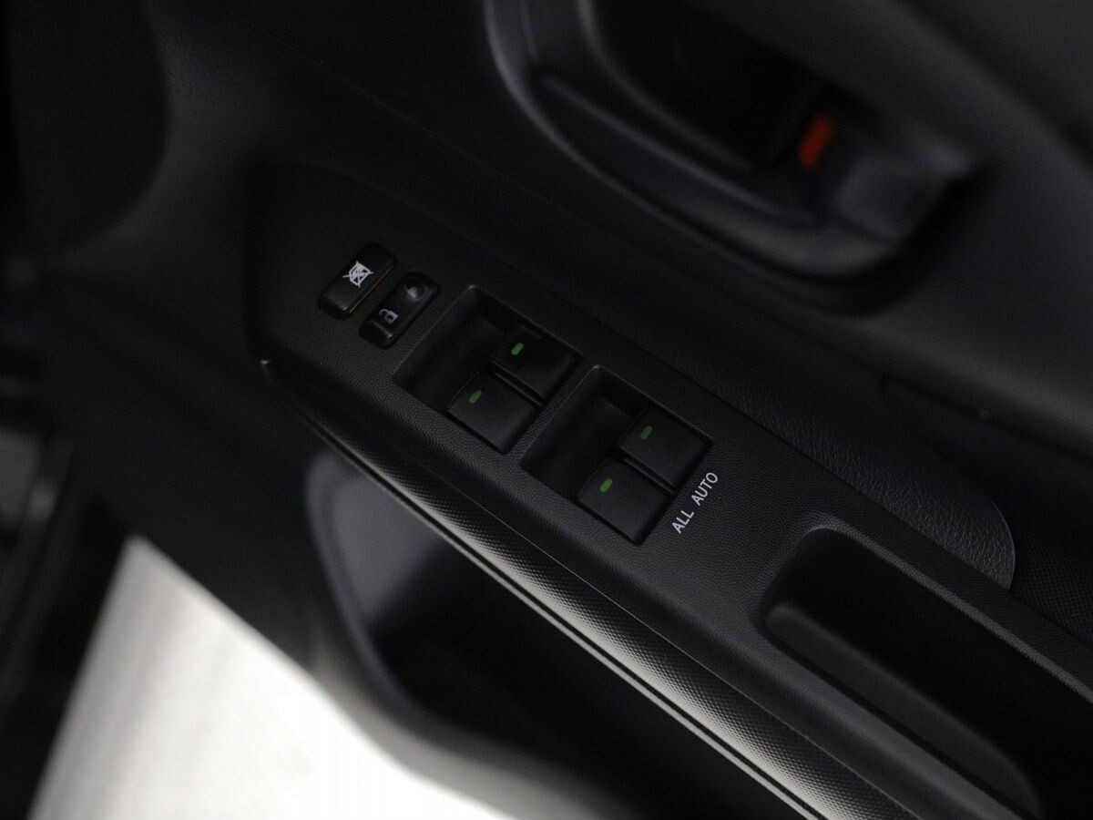 Toyota Wish 2016 - фото автомобиля