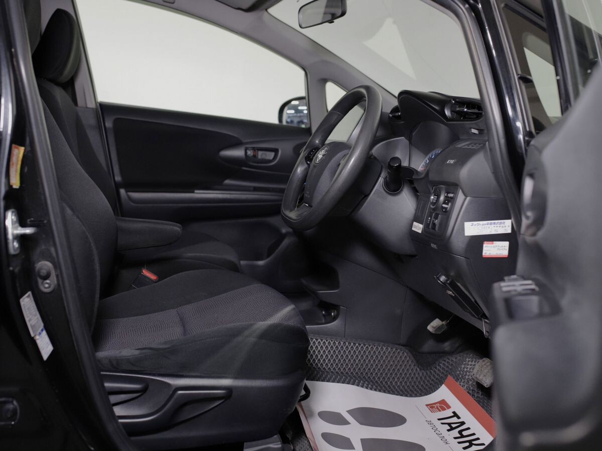 Toyota Wish 2016 - фото автомобиля