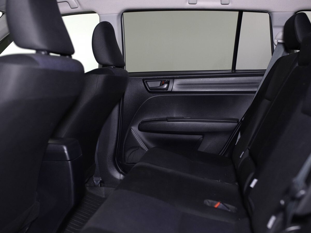 Toyota Corolla 2019 - фото автомобиля