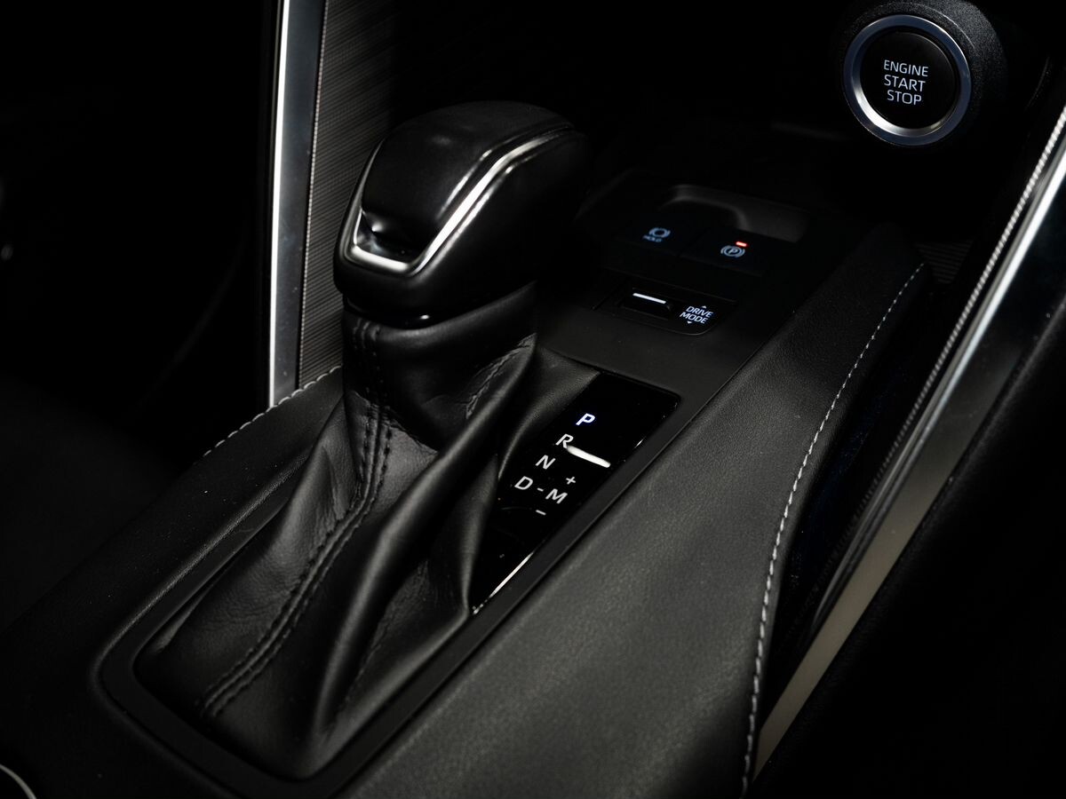 Toyota Harrier 2020 - фото автомобиля