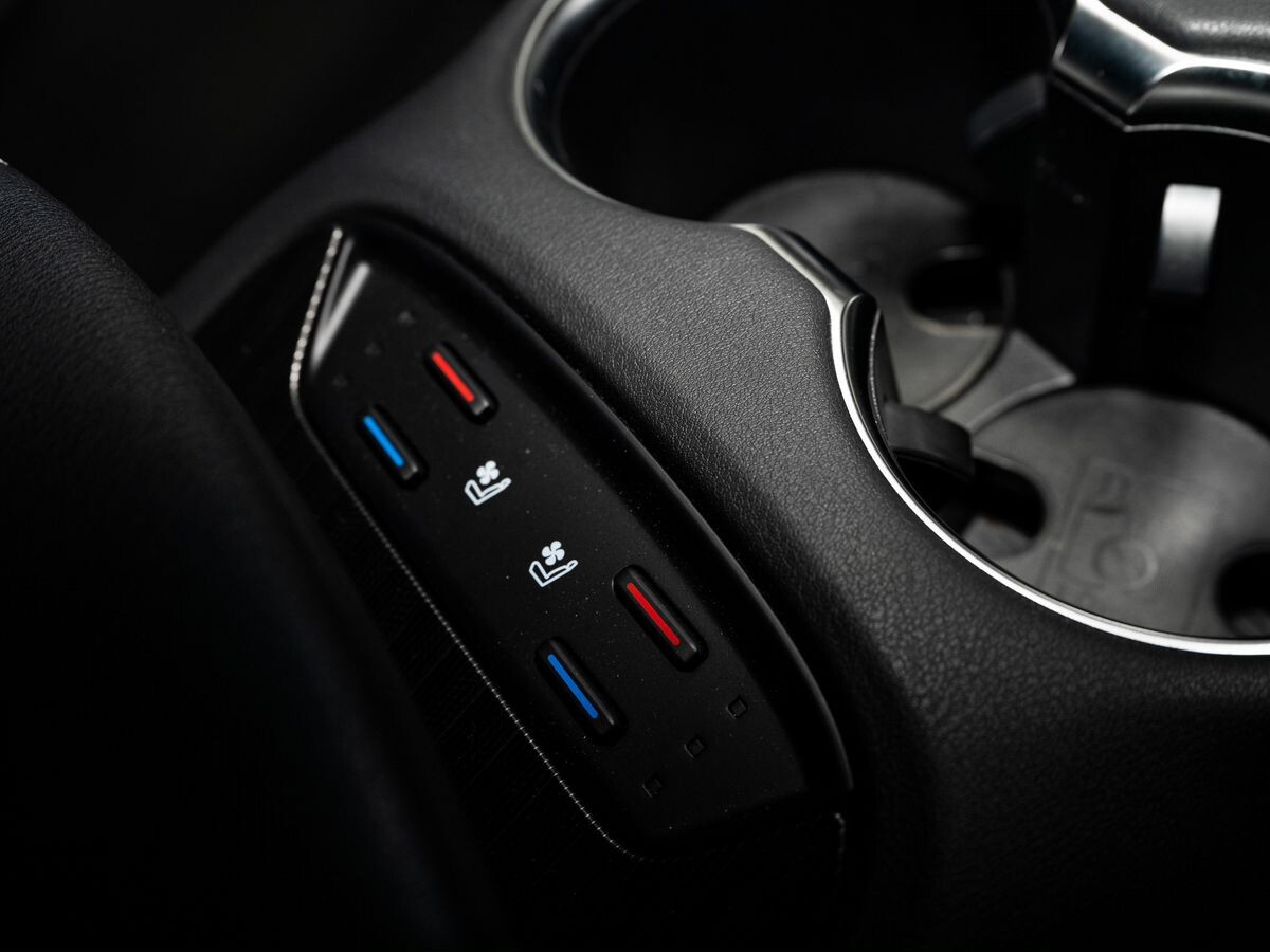 Toyota Harrier 2020 - фото автомобиля