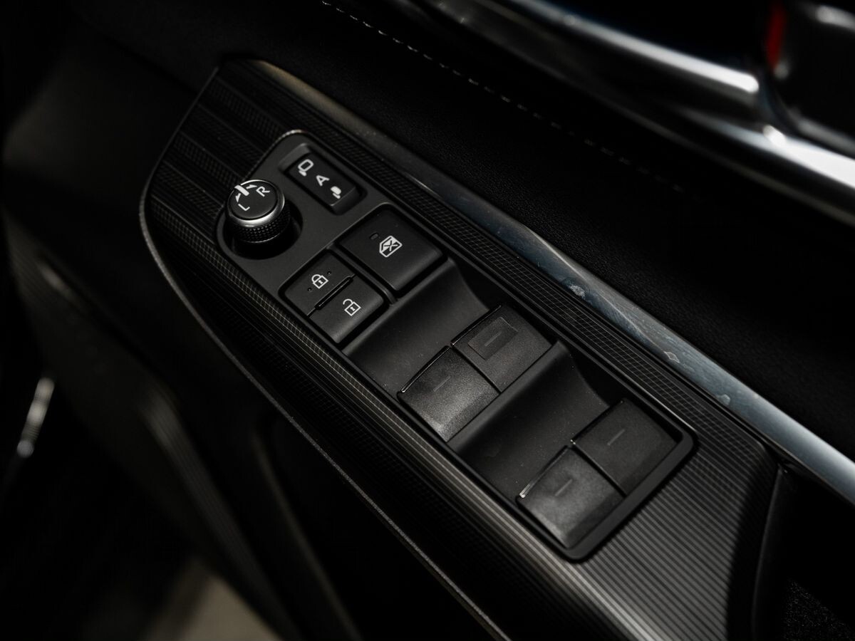 Toyota Harrier 2020 - фото автомобиля