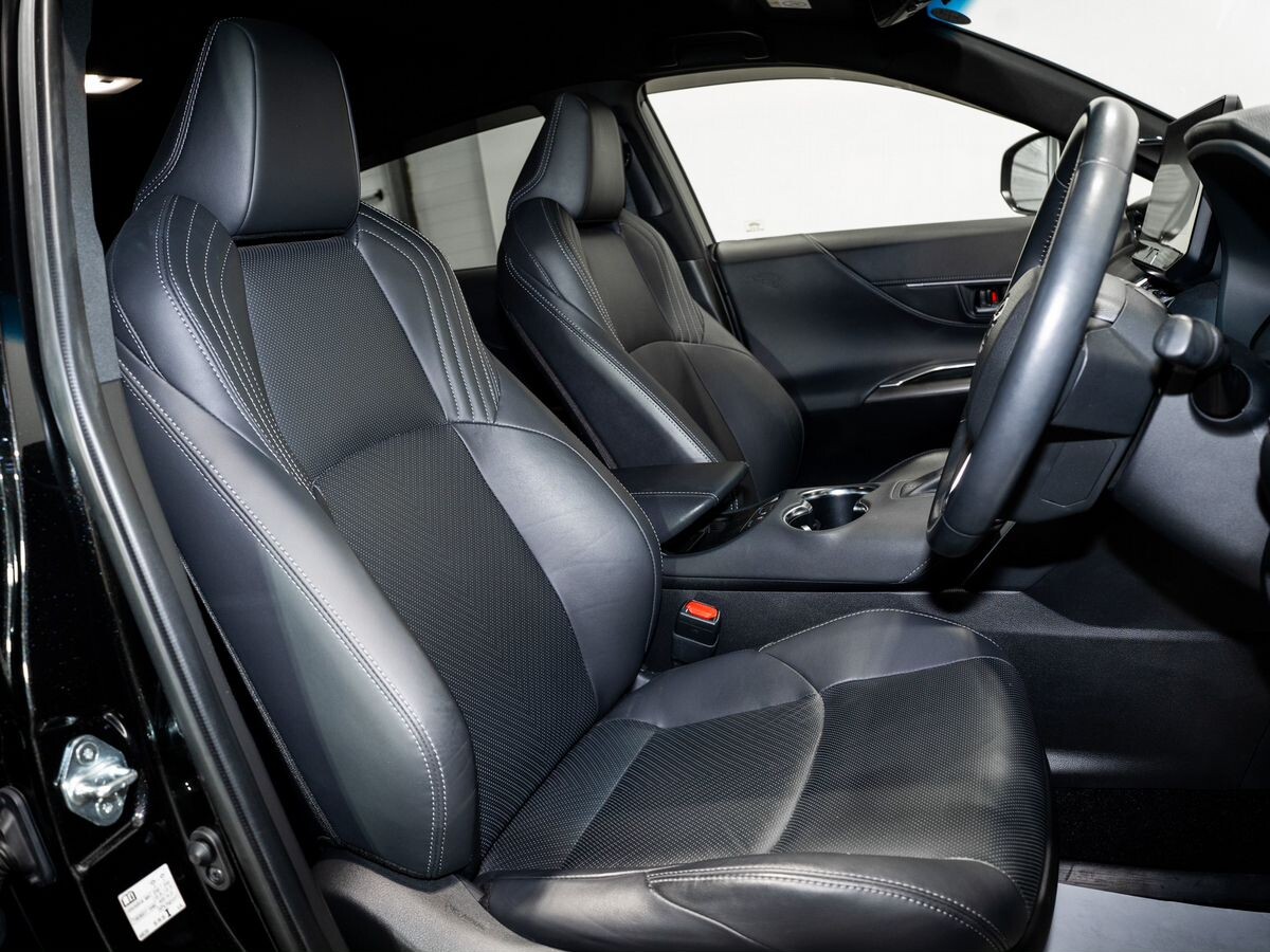 Toyota Harrier 2020 - фото автомобиля