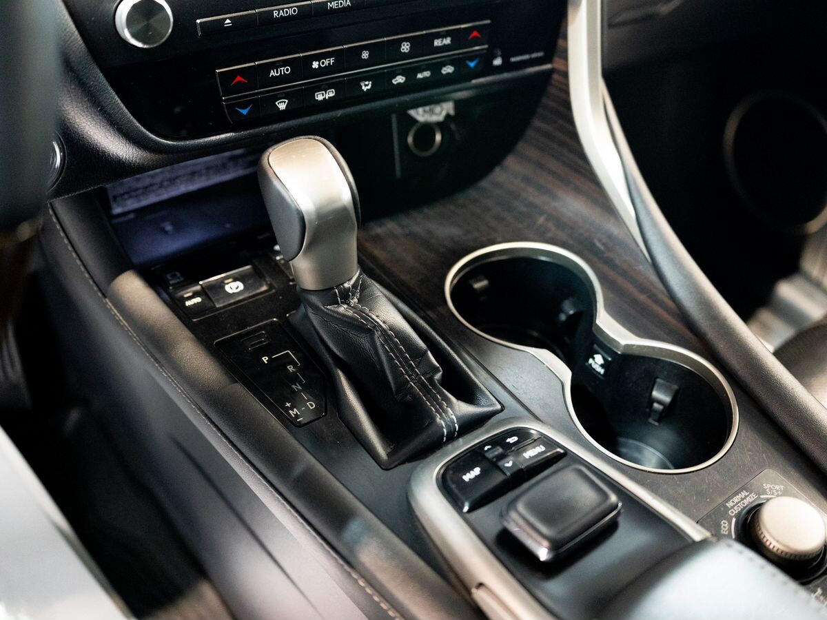 Lexus RX 2019 - фото автомобиля