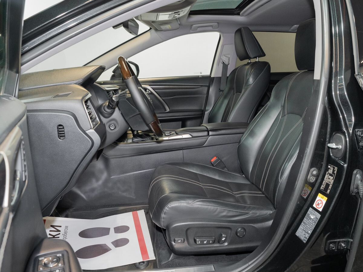 Lexus RX 2019 - фото автомобиля