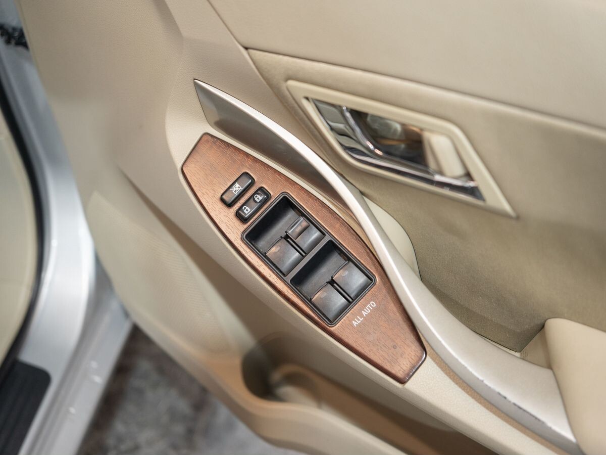 Toyota Premio 2010 - фото автомобиля