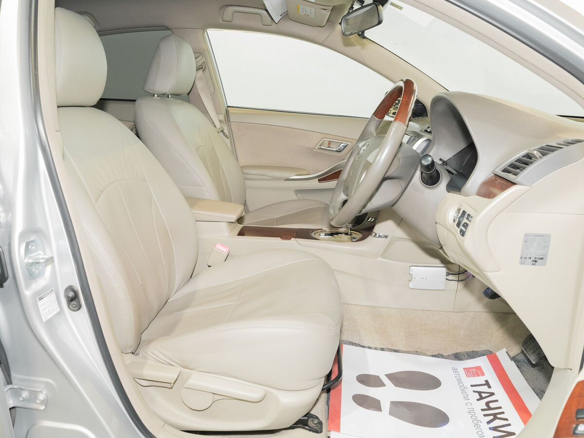 Toyota Premio 2010 - фото автомобиля