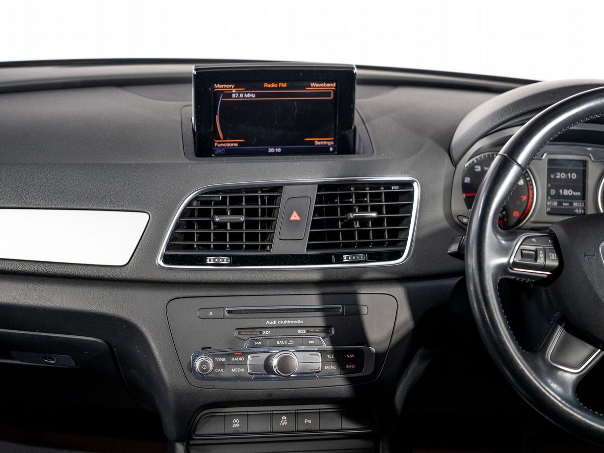 Audi Q3 2015 - фото автомобиля