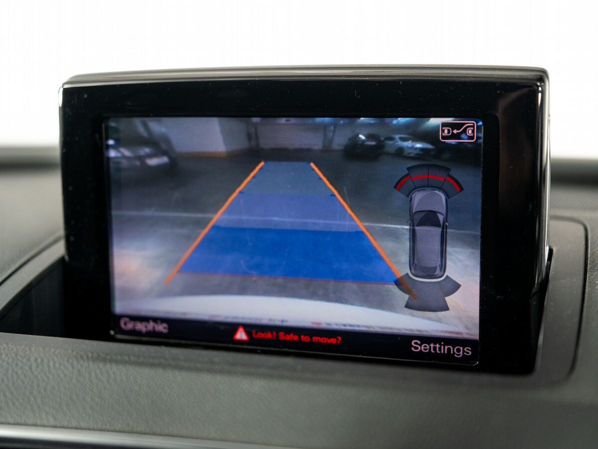 Audi Q3 2015 - фото автомобиля