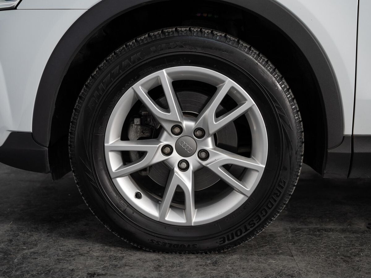 Audi Q3 2015 - фото автомобиля