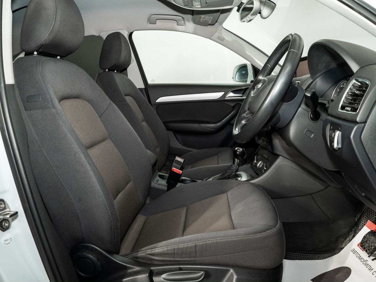 Audi Q3 2015 - фото автомобиля