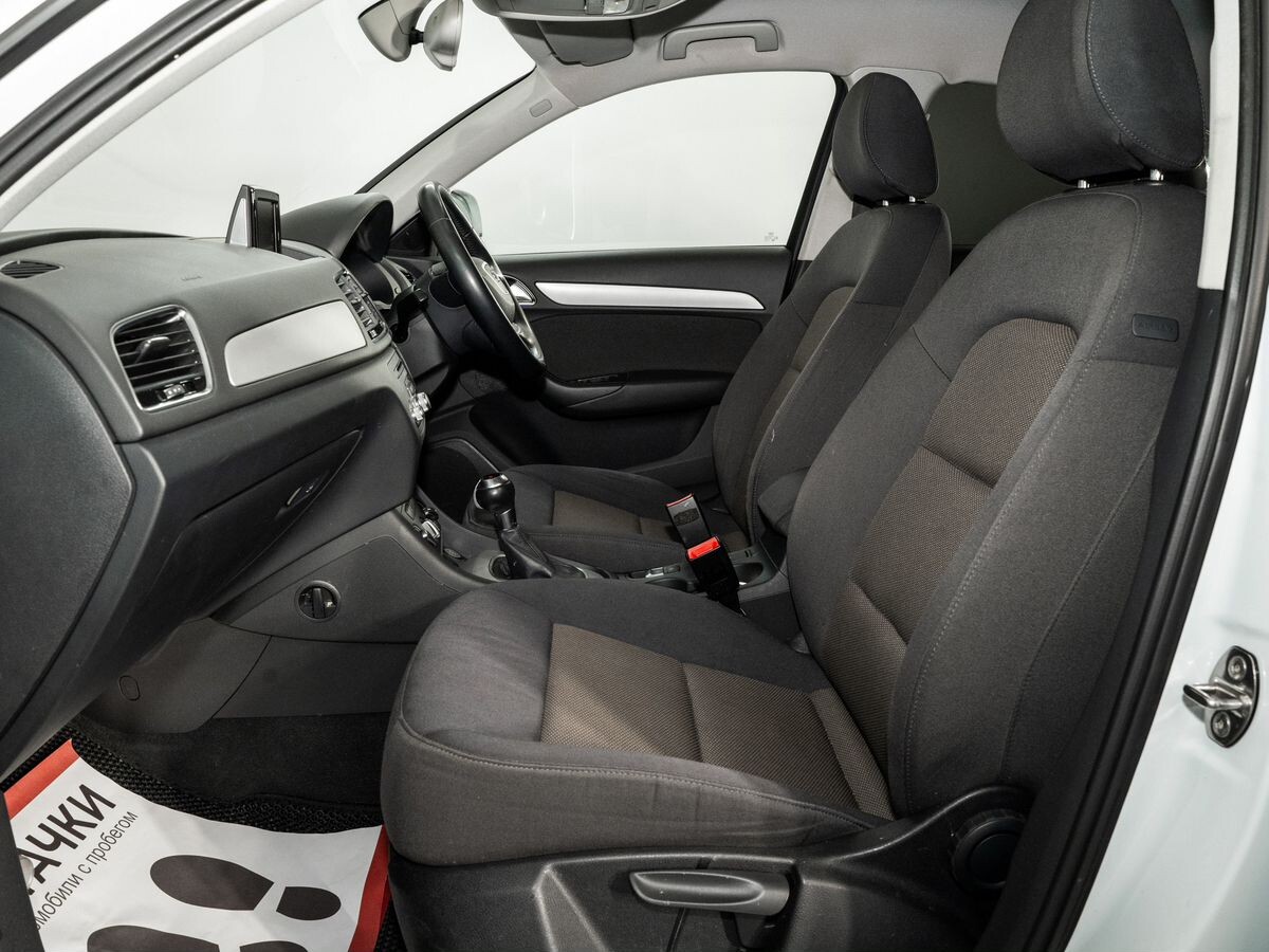 Audi Q3 2015 - фото автомобиля