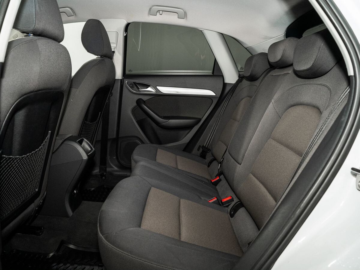 Audi Q3 2015 - фото автомобиля