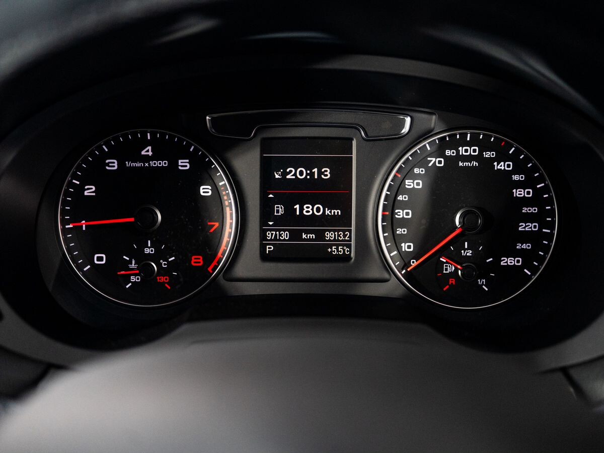 Audi Q3 2015 - фото автомобиля