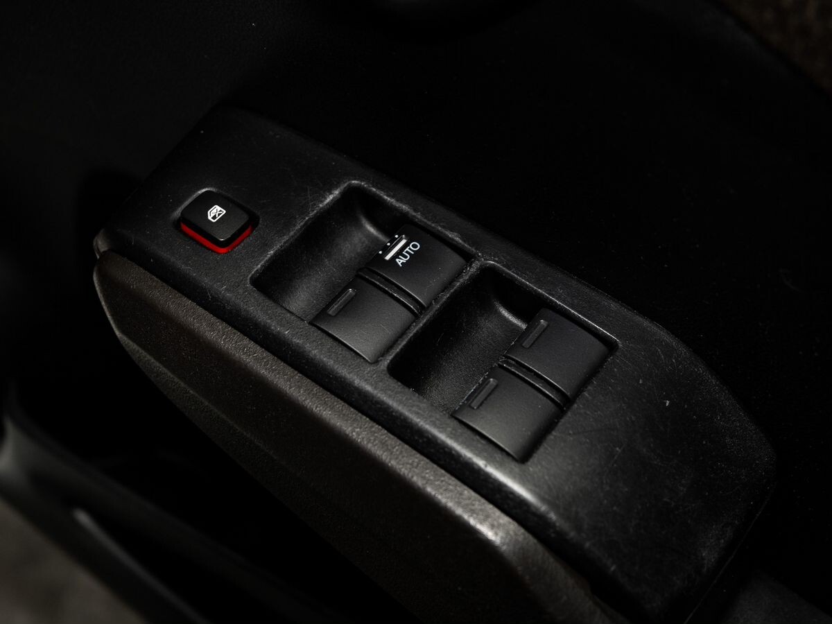 Honda Fit Shuttle 2012 - фото автомобиля