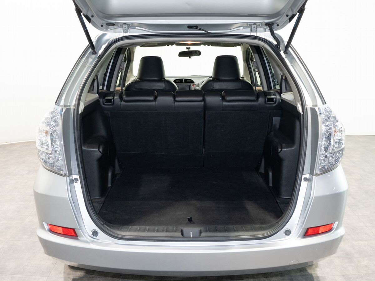 Honda Fit Shuttle 2012 - фото автомобиля