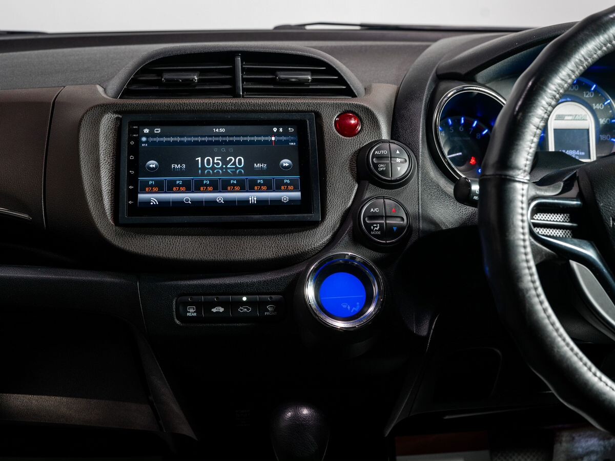 Honda Fit Shuttle 2012 - фото автомобиля