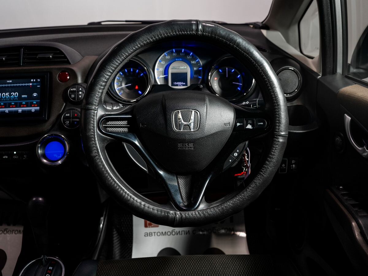 Honda Fit Shuttle 2012 - фото автомобиля