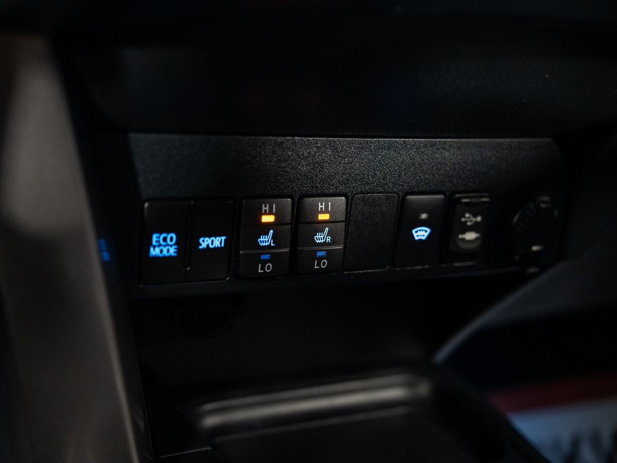 Toyota RAV4 2017 - фото автомобиля