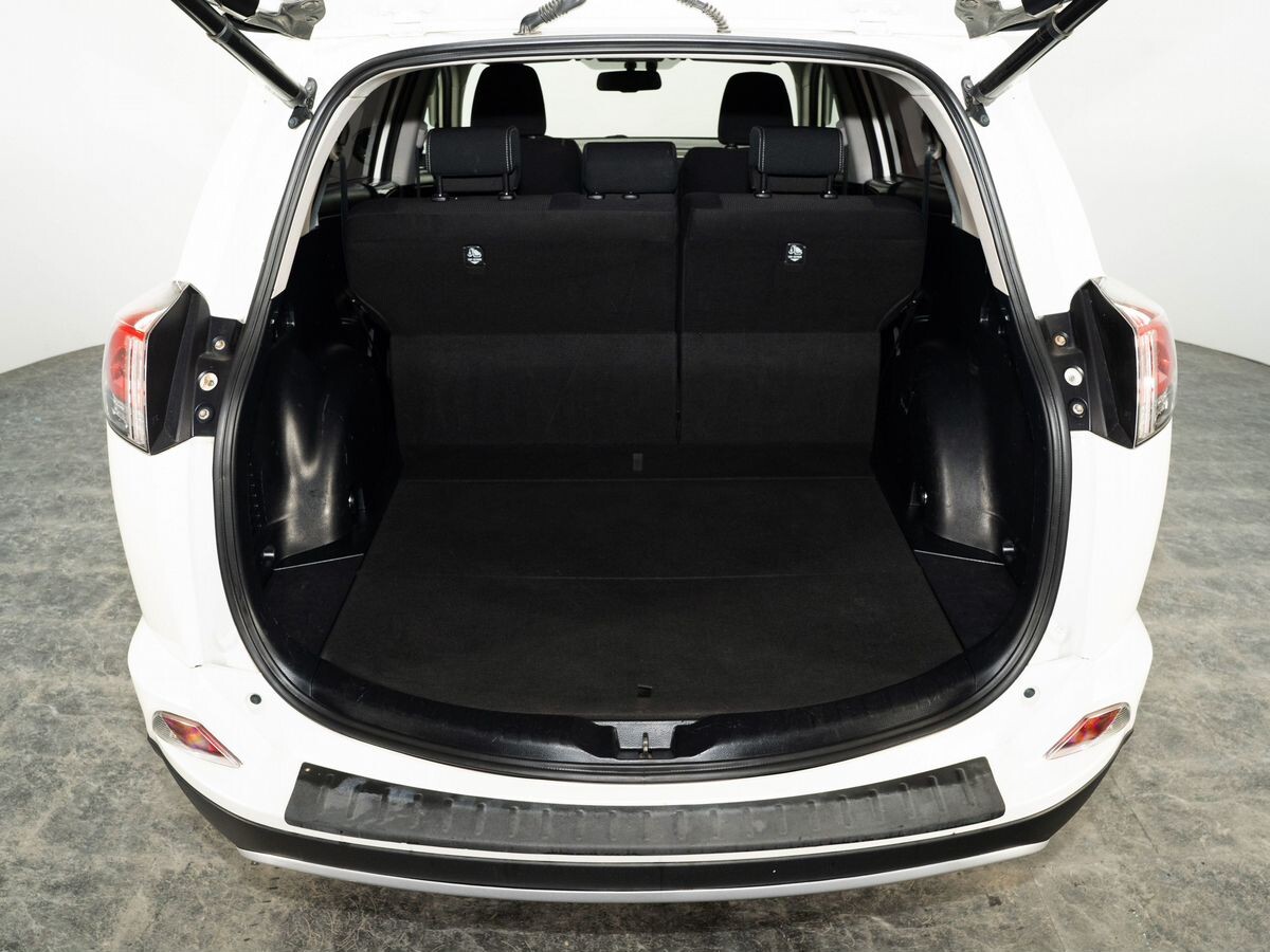 Toyota RAV4 2017 - фото автомобиля