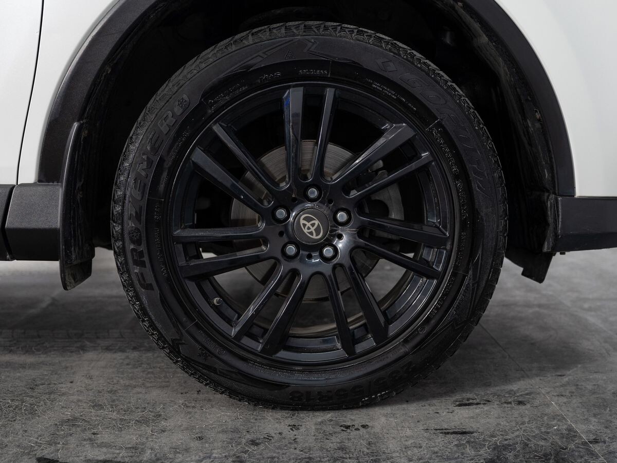 Toyota RAV4 2017 - фото автомобиля