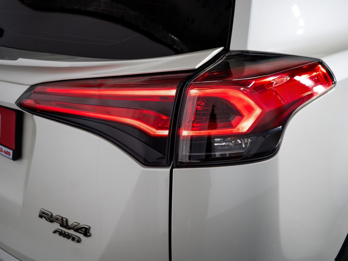 Toyota RAV4 2017 - фото автомобиля