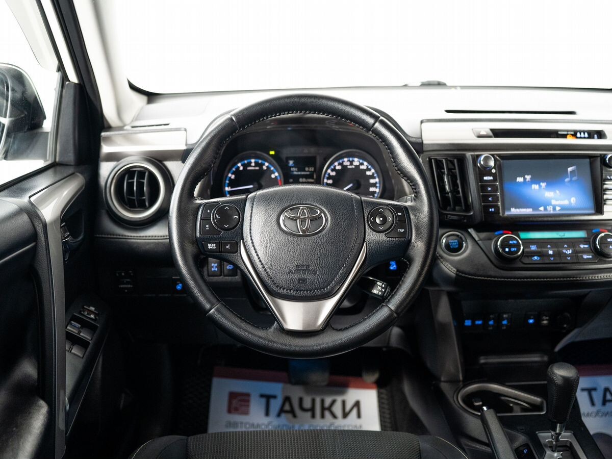 Toyota RAV4 2017 - фото автомобиля
