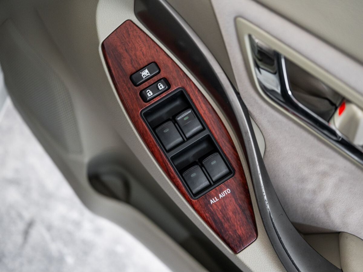 Toyota Premio 2010 - фото автомобиля