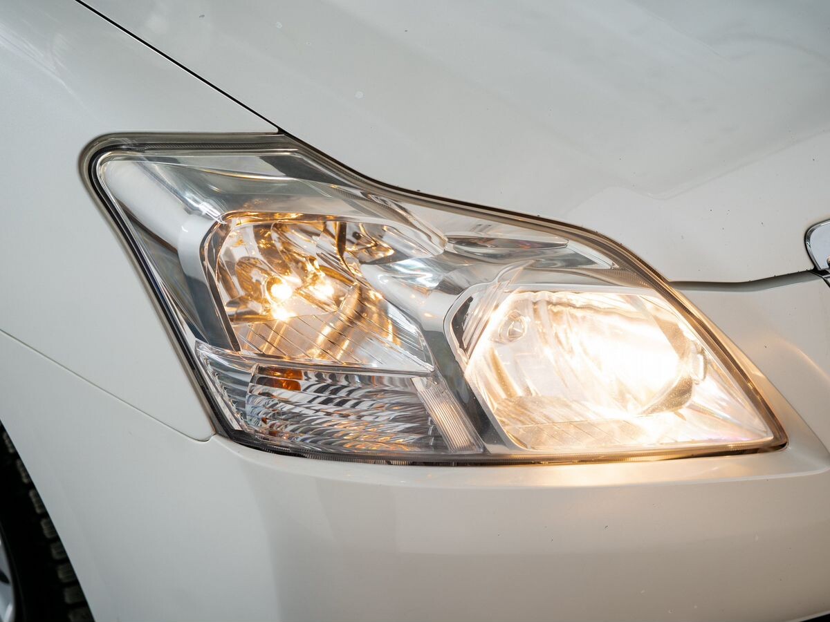 Toyota Premio 2010 - фото автомобиля