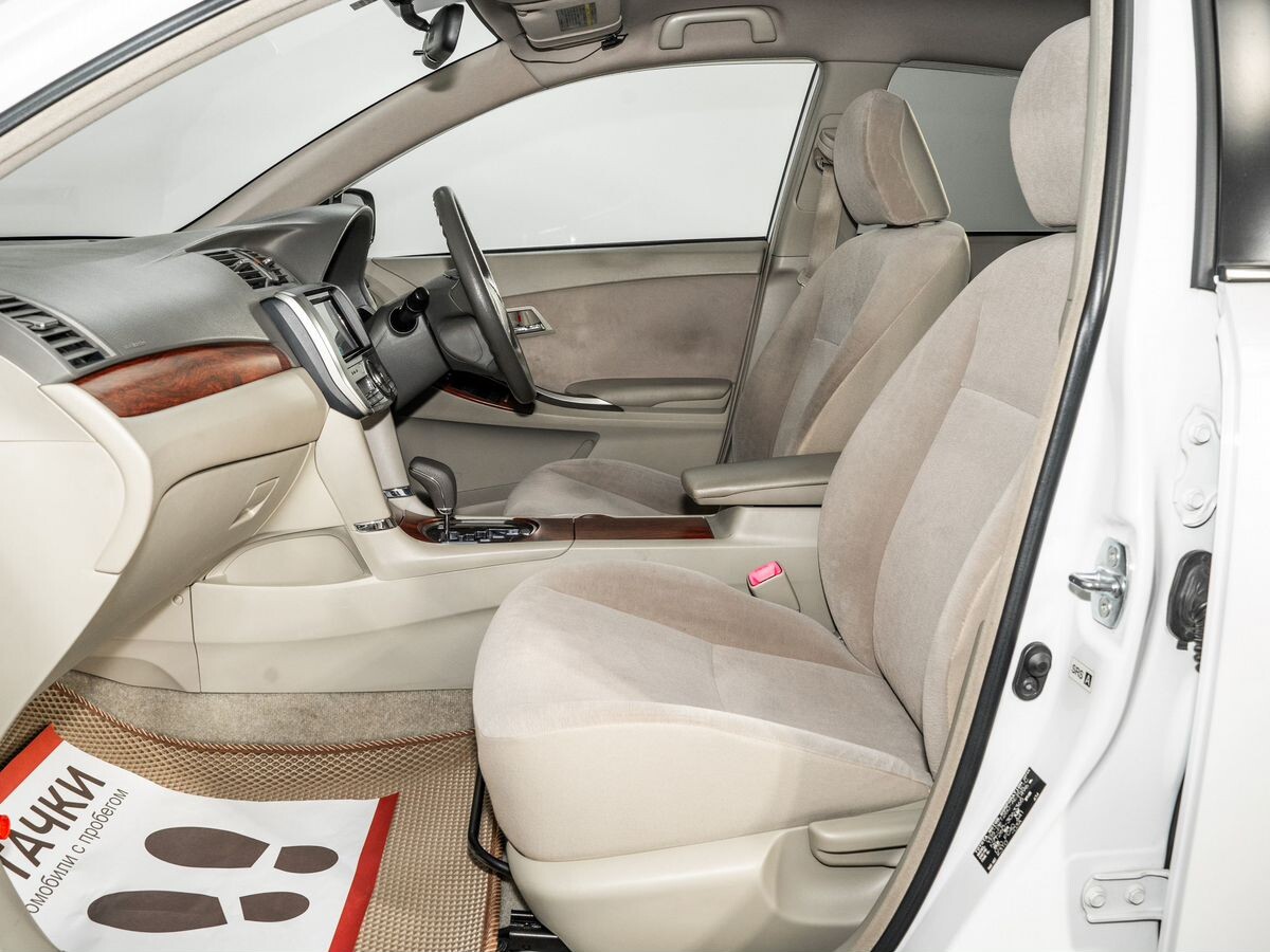 Toyota Premio 2010 - фото автомобиля