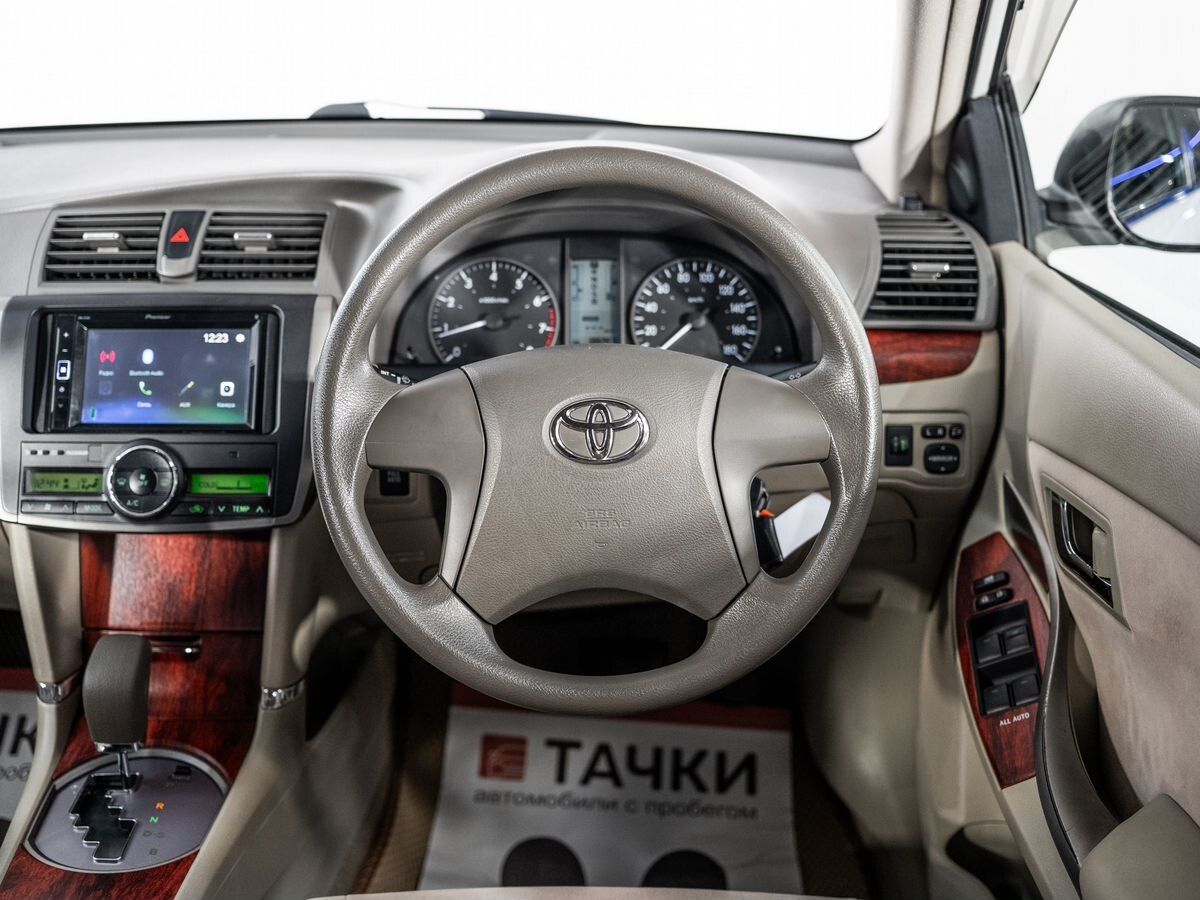 Toyota Premio 2010 - фото автомобиля