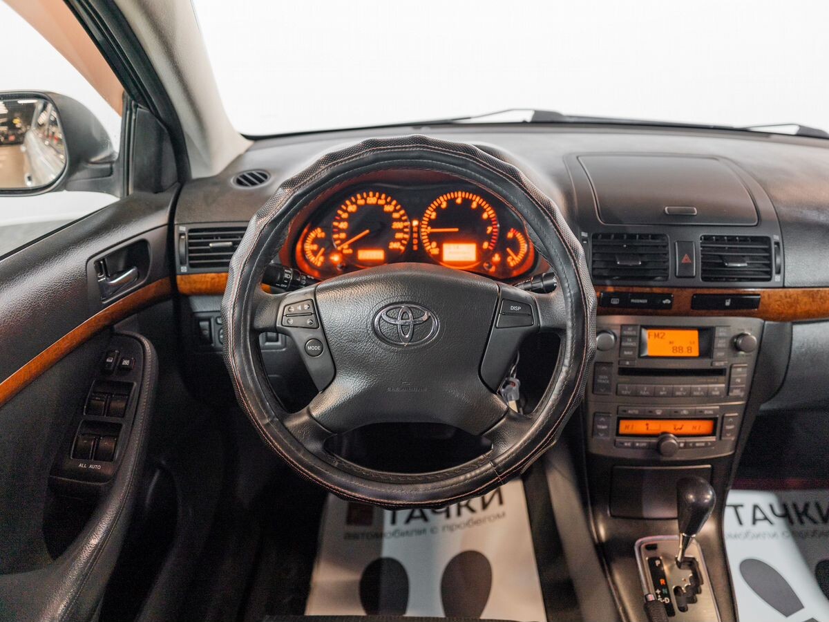 Toyota Avensis 2008 - фото автомобиля