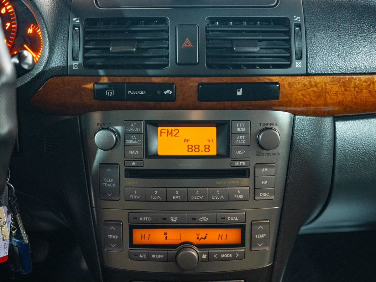 Toyota Avensis 2008 - фото автомобиля