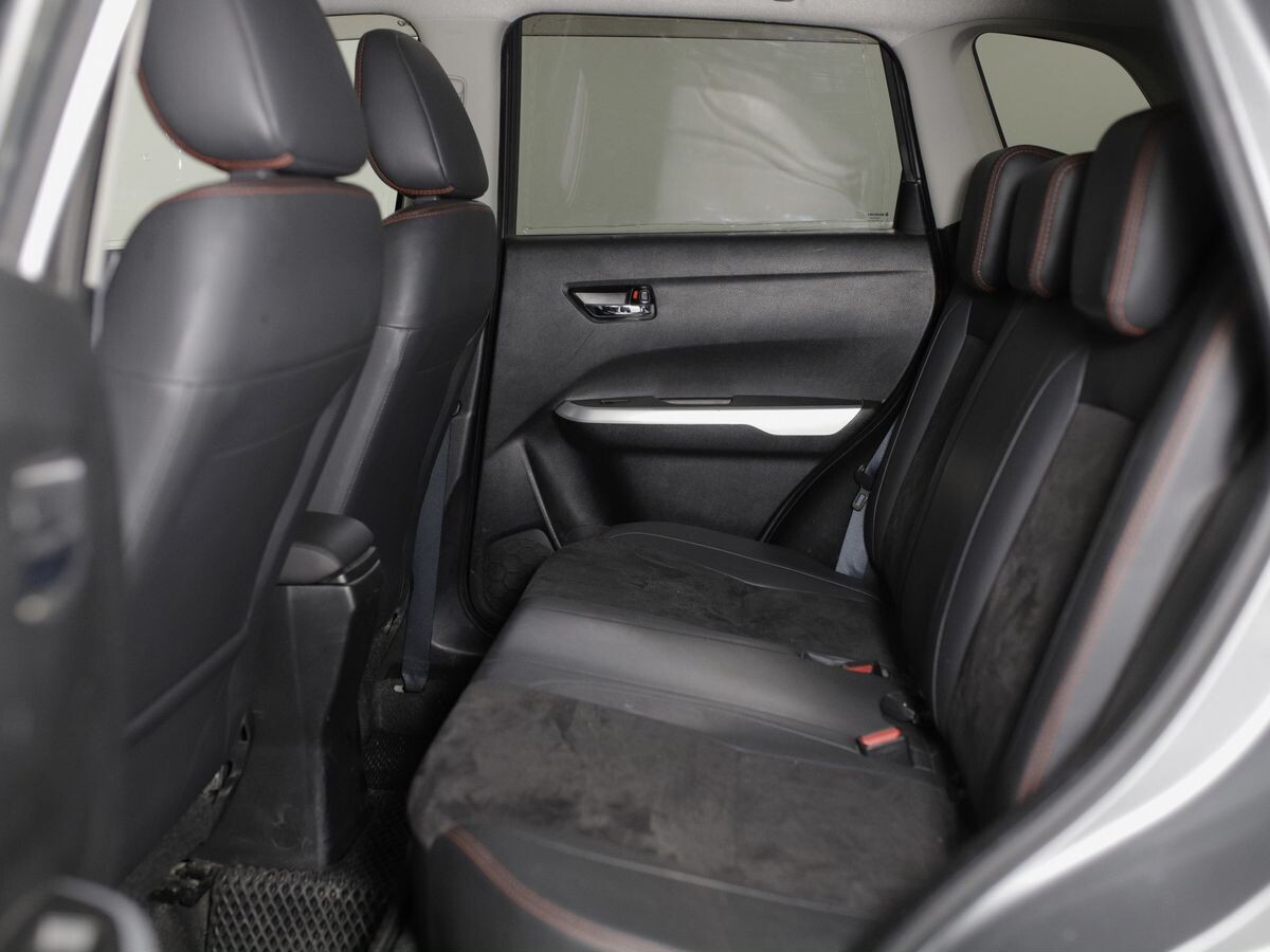 Suzuki Escudo 2018 - фото автомобиля