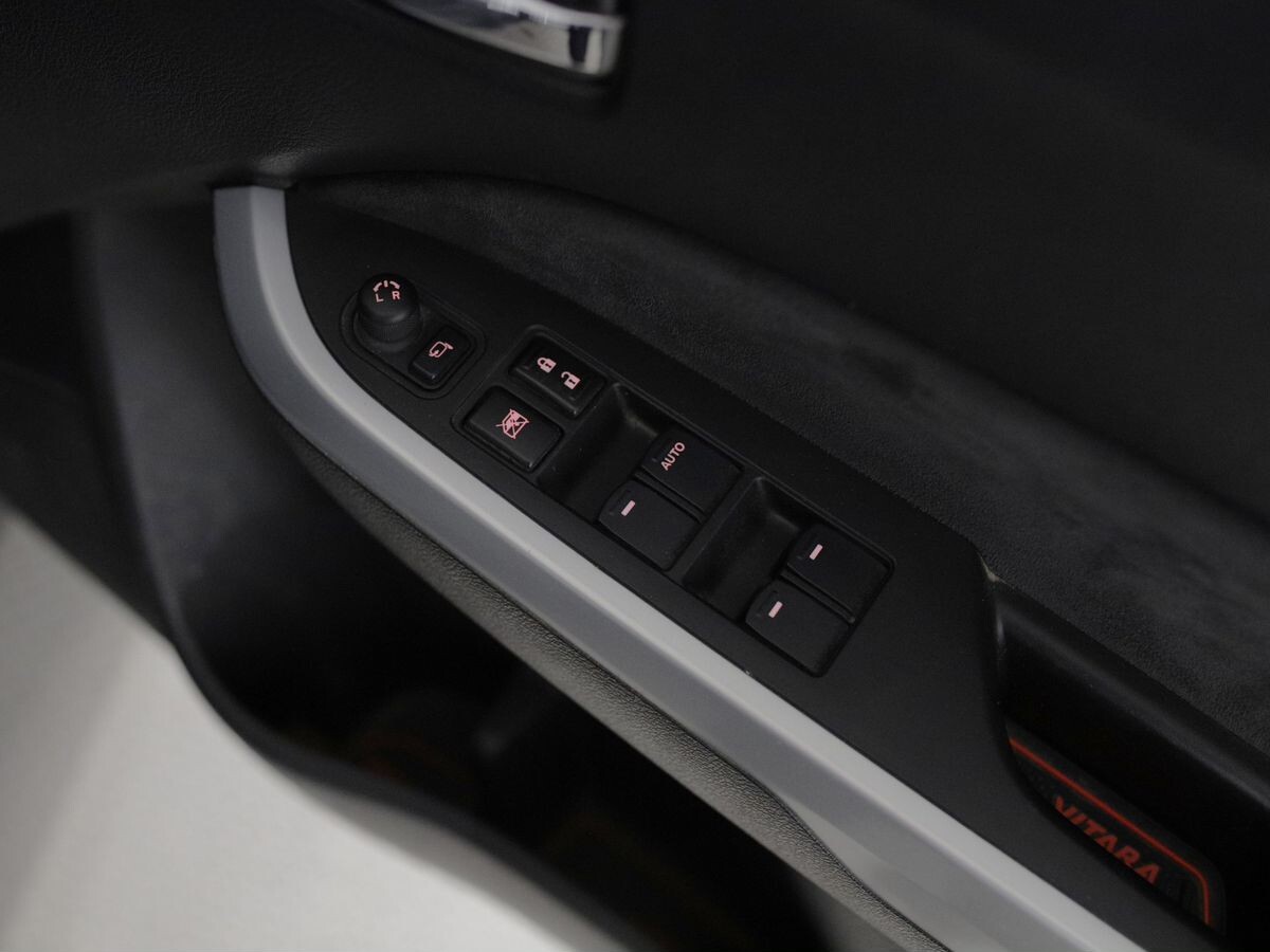 Suzuki Escudo 2018 - фото автомобиля