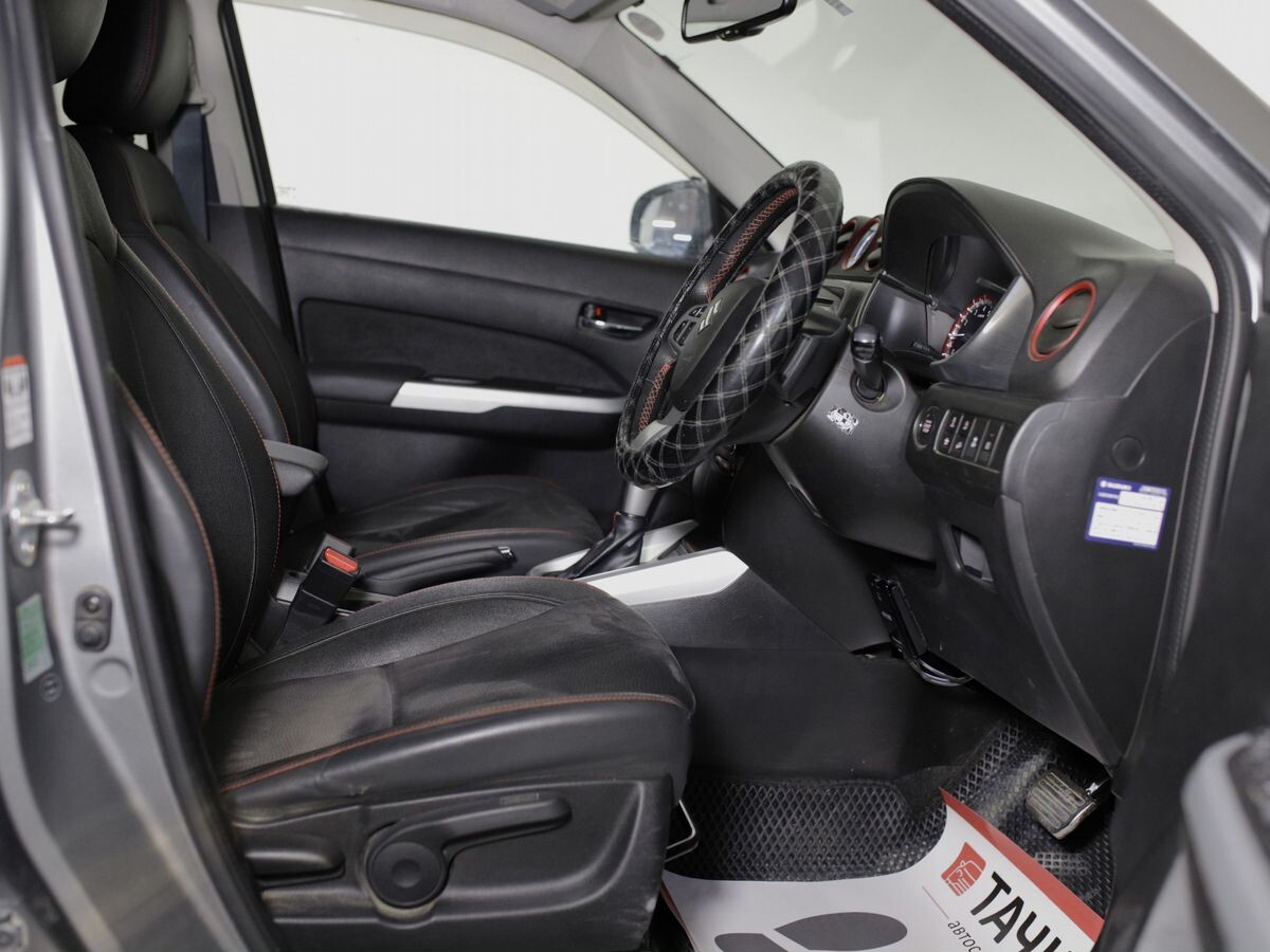 Suzuki Escudo 2018 - фото автомобиля