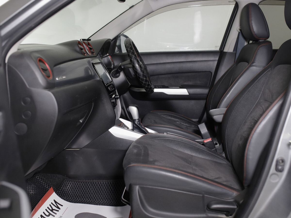 Suzuki Escudo 2018 - фото автомобиля