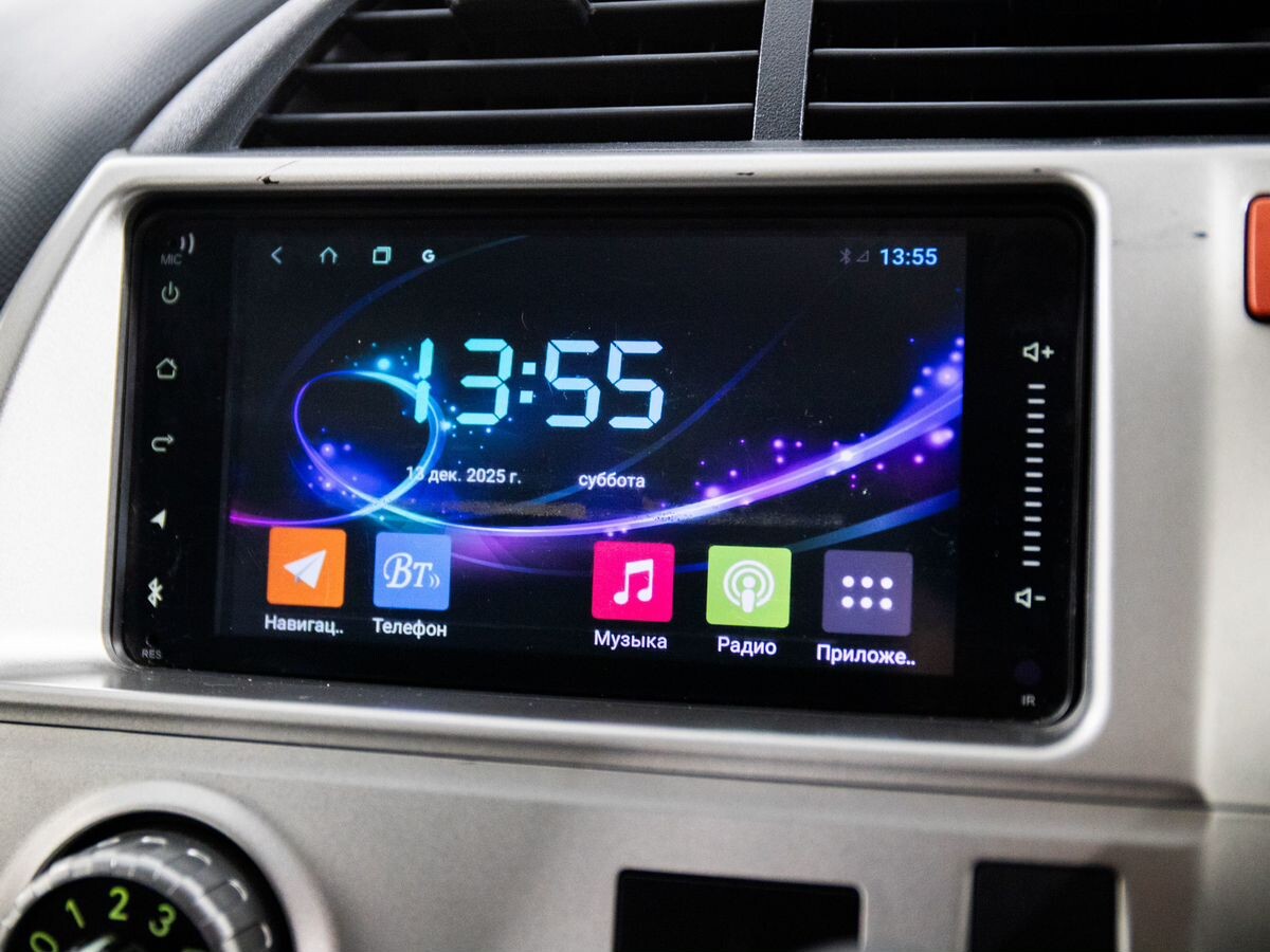 Toyota Ractis 2010 - фото автомобиля