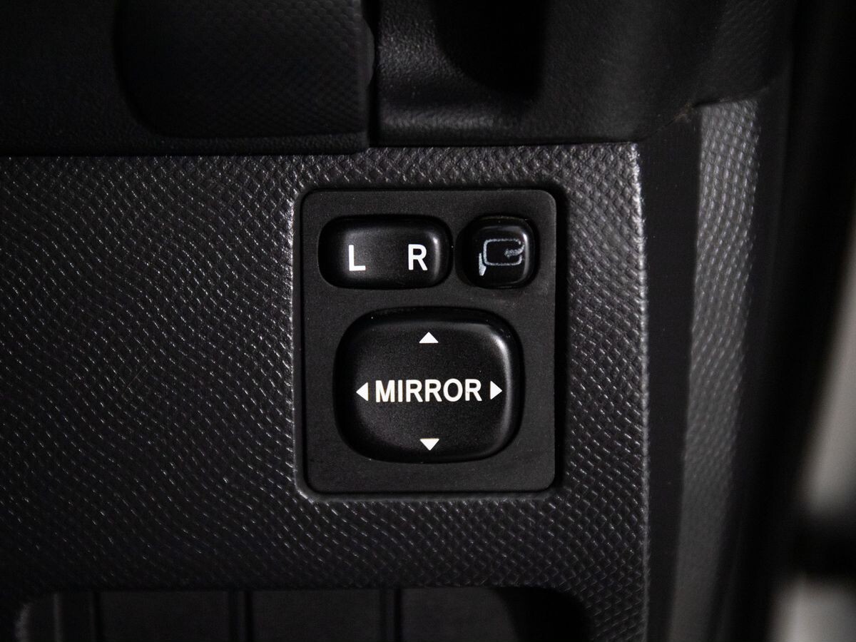 Toyota Ractis 2010 - фото автомобиля