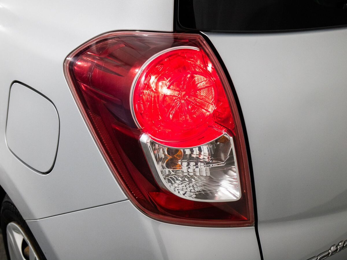 Toyota Ractis 2010 - фото автомобиля